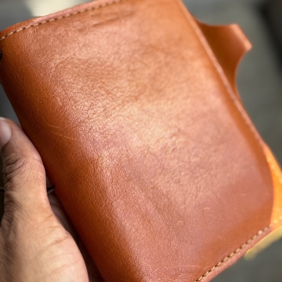 Chic Sparrow Pocket Plus Giovanni | Artist | Cascade - Picture 4 of 4